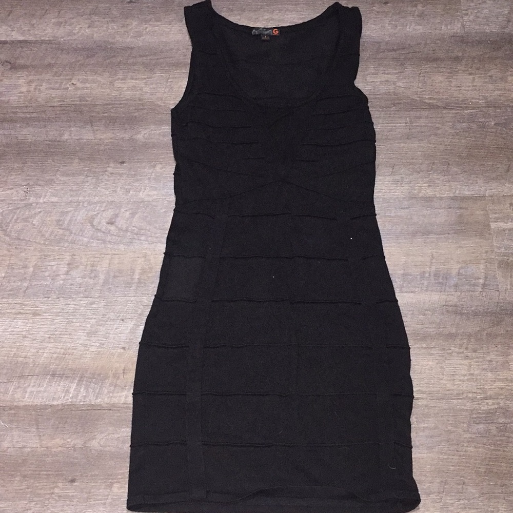 Guess Sweater Fitted black dress with detail